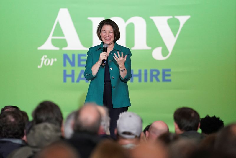 Klobuchar diz &quot;sentir arrancada&quot; em New Hampshire; Sanders ainda é favorito