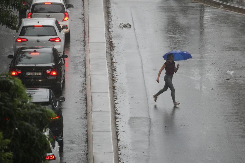 Hopes crisis is nearly over as rains forecast to douse more Australia wildfires