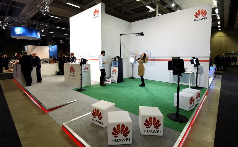 © Reuters. FILE PHOTO: Huawei booth at the Social Democratic Party (SPD) congress in Berlin