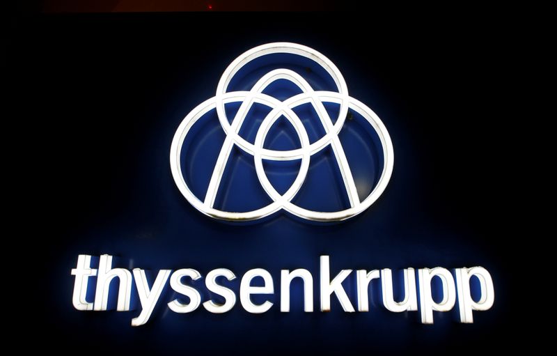 © Reuters. FILE PHOTO: Thyssenkrupp's logo is seen outside elevator test tower in Rottweil