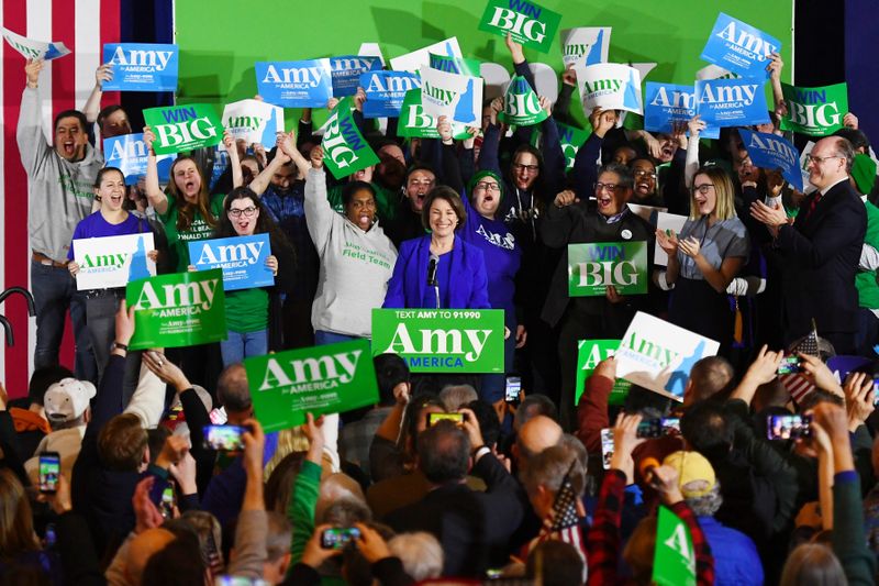 © Reuters. Democratic U.S. presidential candidate Senator Amy Klobuchar speaks at her New Hampshire primary night rally in Concord, N.H., U.S.