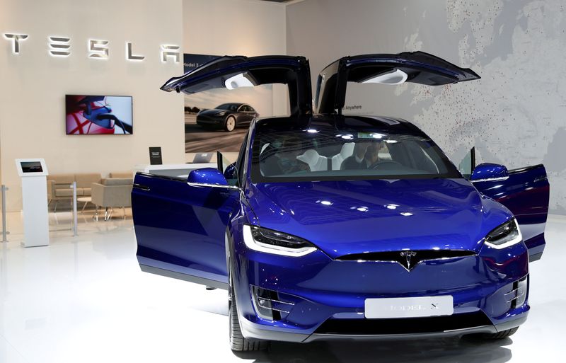 © Reuters. FILE PHOTO: A Tesla Model X electric car is seen at Brussels Motor Show