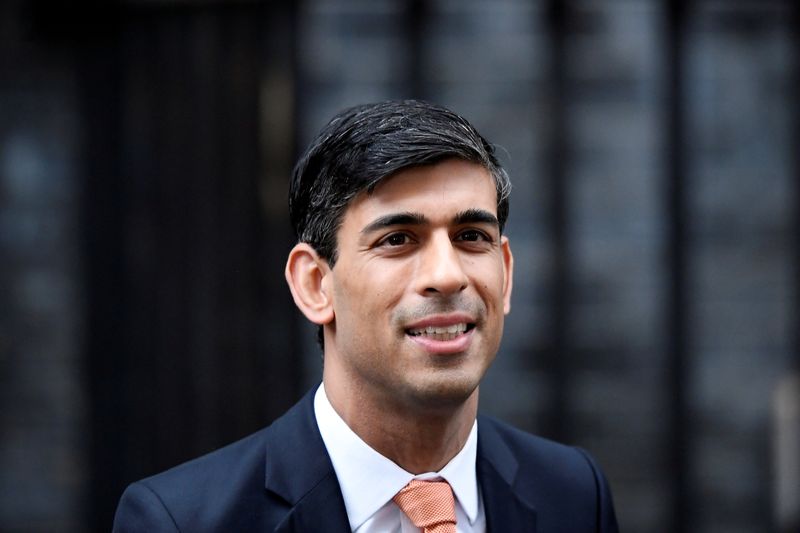 © Reuters. Newly appointed Britain's Chancellor of the Exchequer Rishi Sunak leaves Downing Street in London