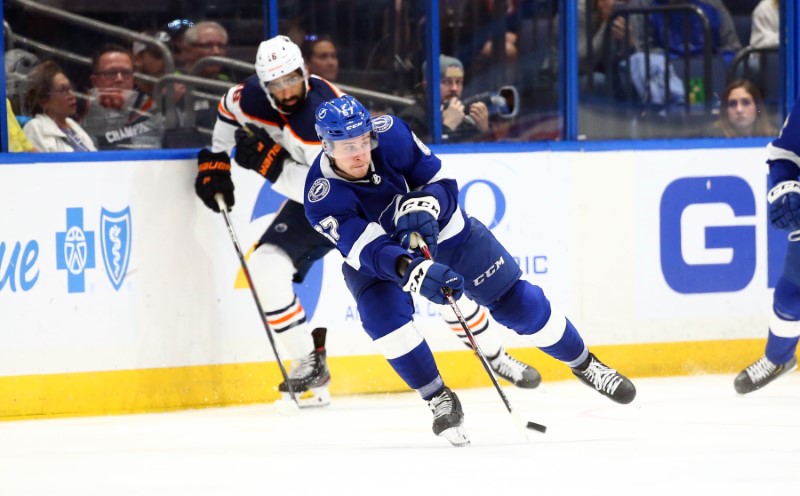 NHL roundup: Lightning run win streak to 9