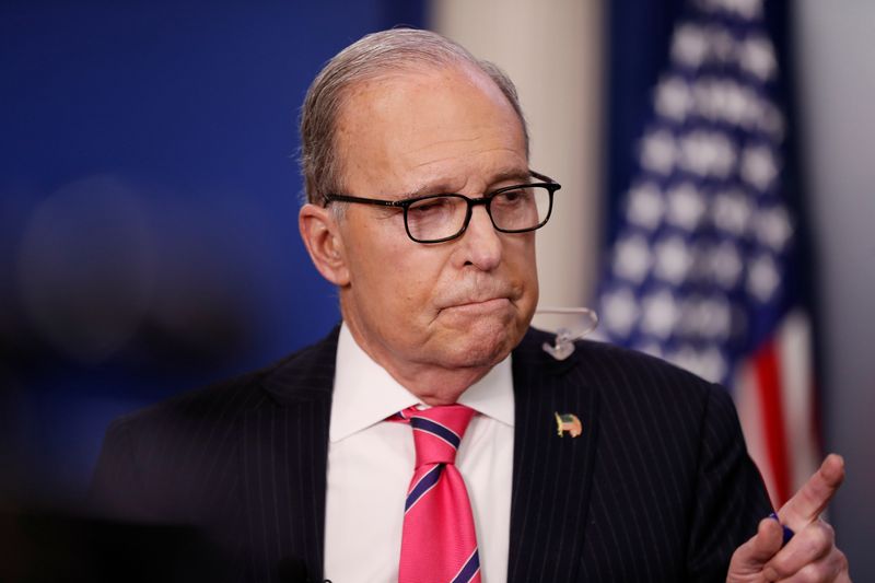 © Reuters. White House economic adviser Kudlow speaks to reporters at the White House in Washington