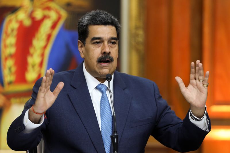 Maduro diz que decisão de permitir transações em dólar foi &quot;correta&quot;