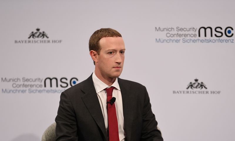Zuckerberg sitúa Facebook a medio camino entre las telecomunicaciones y la prensa
