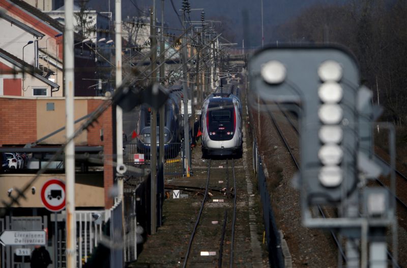 © Reuters. FILE PHOTO: Trains are seen at the Alstom high-speed train TGV factory of the company in Belfort