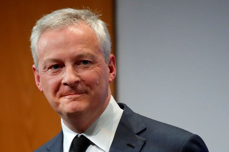 © Reuters. FILE PHOTO: French Finance Minister Le Maire gives New Year's address to economic figures
