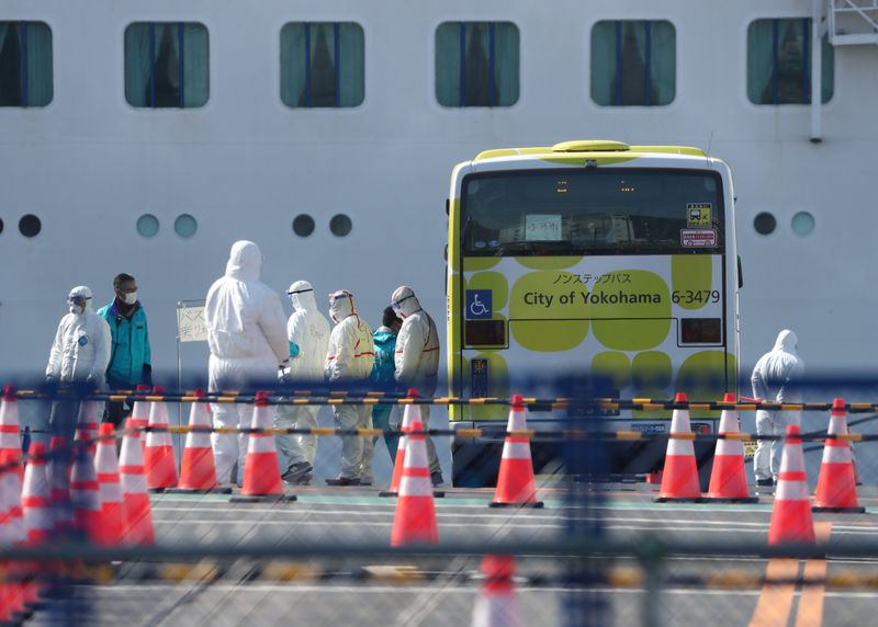 تلفزيون: ركاب السفينة دايموند برنسيس يبدأون النزول في اليابان