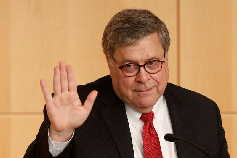 © Reuters. FILE PHOTO: U.S. Attorney General William Barr delivers remarks at the Securities and Exchange Commission