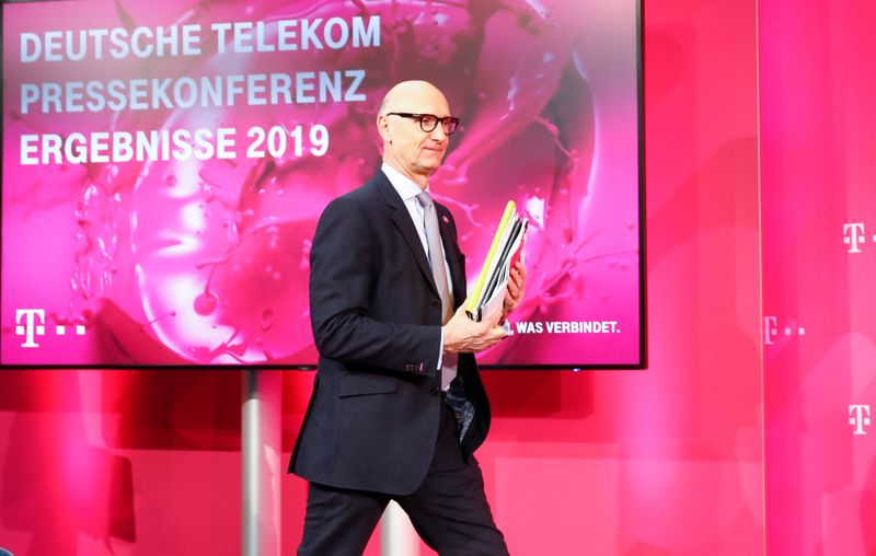© Reuters. Hoettges, CEO of German telecommunications giant Deutsche Telekom AG at results news conference in Bonn