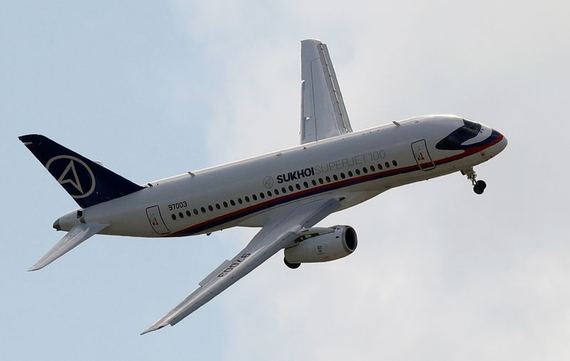© Reuters. FILE PHOTO: A Sukhoi Superjet 100 regional jet at the MAKS 2017 air show in Zhukovsky