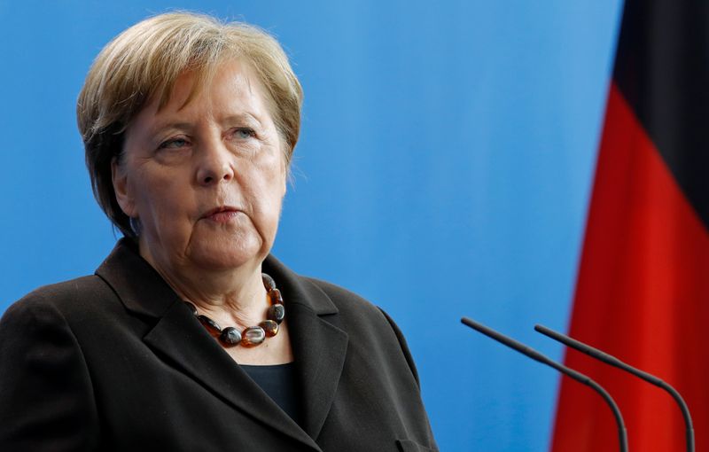 Não vou interferir na escolha do próximo líder do meu partido, diz Merkel