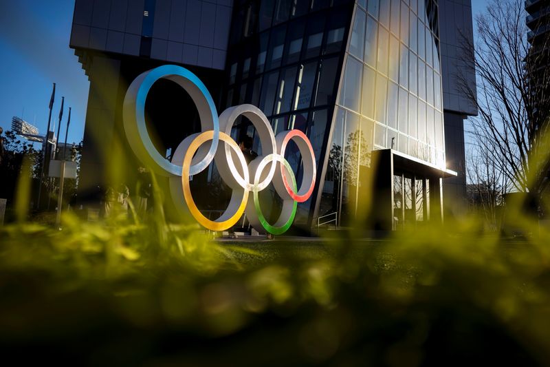 © Reuters. The Olympic rings are displayed in front of the Japan Olympic Museum in Tokyo