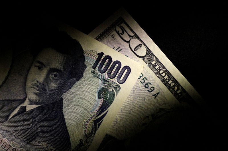 Forex, Yen amplia perdite a minimi dieci mesi, si rafforza dollaro