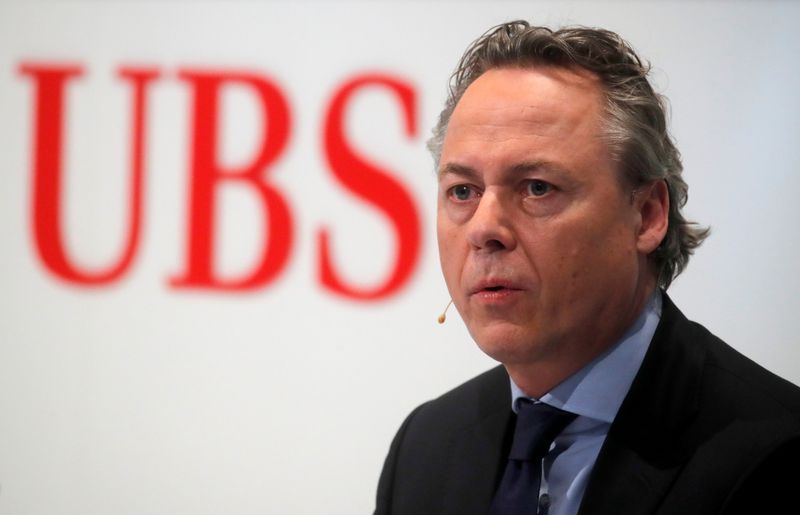 © Reuters. Designated new CEO Hamers of Swiss bank UBS addresses a news conference in Zurich