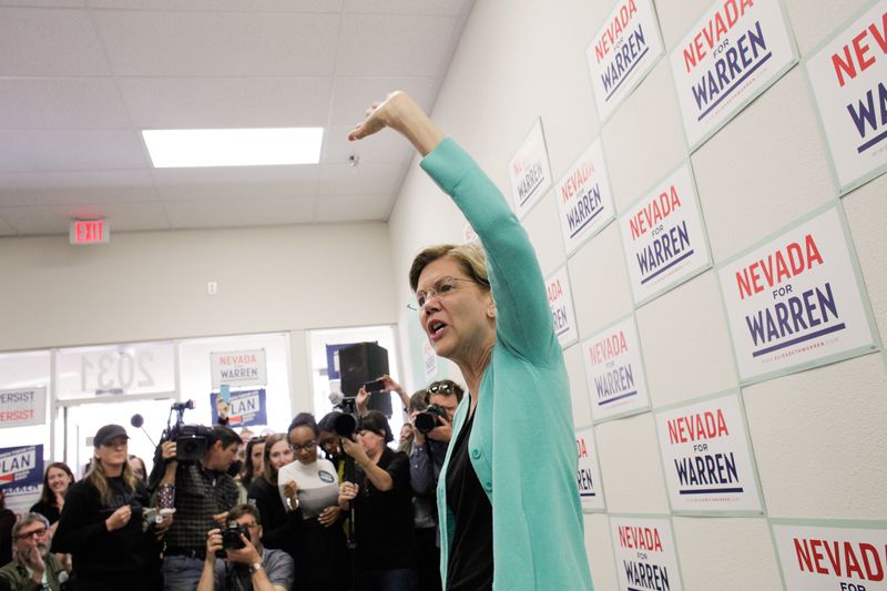 © Reuters. U.S. Democratic presidential candidate Senator Elizabeth Warren holds a "Canvass Kickoff" event at her campaign field office in North Las Vegas