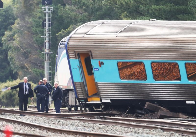 قتيلان و12 مصابا بعد خروج قطار عن مساره في أستراليا