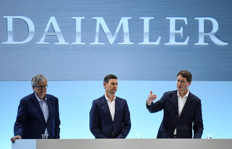 Daimler warns of &quot;significant adverse effects&quot; of virus outbreak