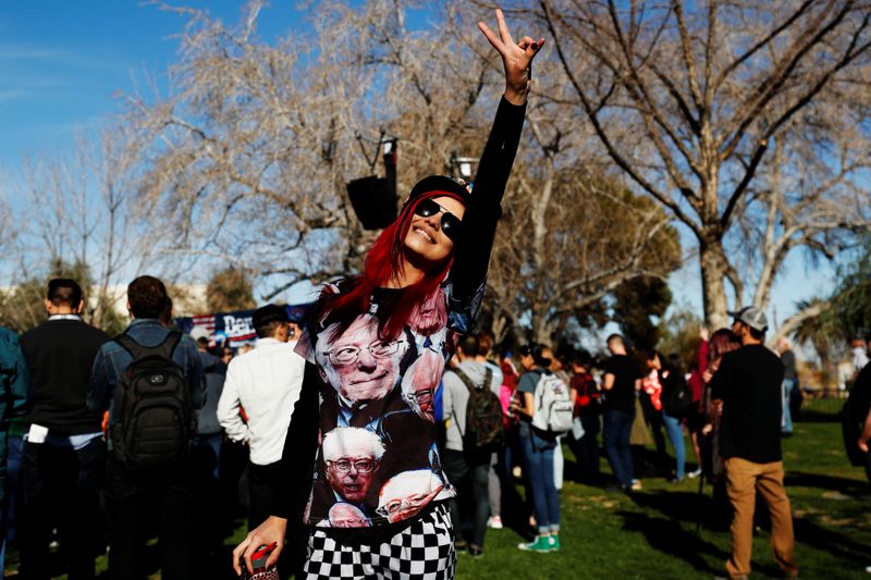 © Reuters. Lauren Esquivel gestures during a campaign rally for Bernie Sanders in Las Vegas