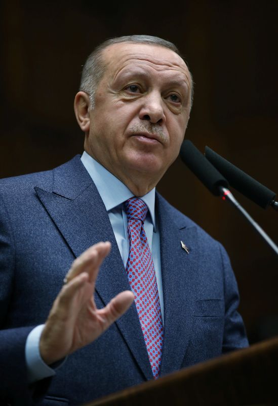 أردوغان يقول إنه سيقرر موقفه إزاء إدلب بعد الاتصال ببوتين