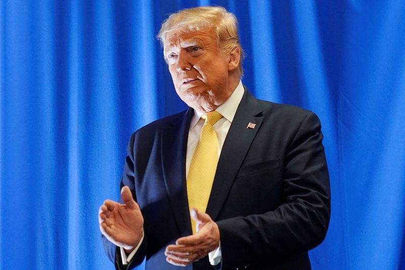 © Reuters. U.S. President Trump attends prisoner reentry program ceremony at the Metropolitan Police Department in Las Vegas, Nevada