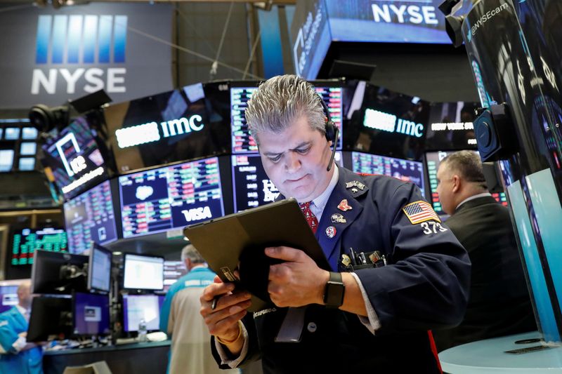 Wall Street se cherche une tendance après une séance douloureuse