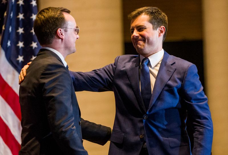 © Reuters. Democratic U.S. presidential candidate Pete Buttigieg announces his withdrawal from the 2020 U.S. presidential race during event in South Bend, Indiana