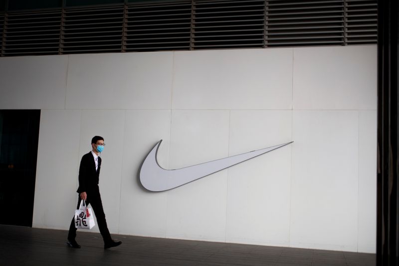 Nike cierra temporalmente su sede europea debido a un caso de coronavirus