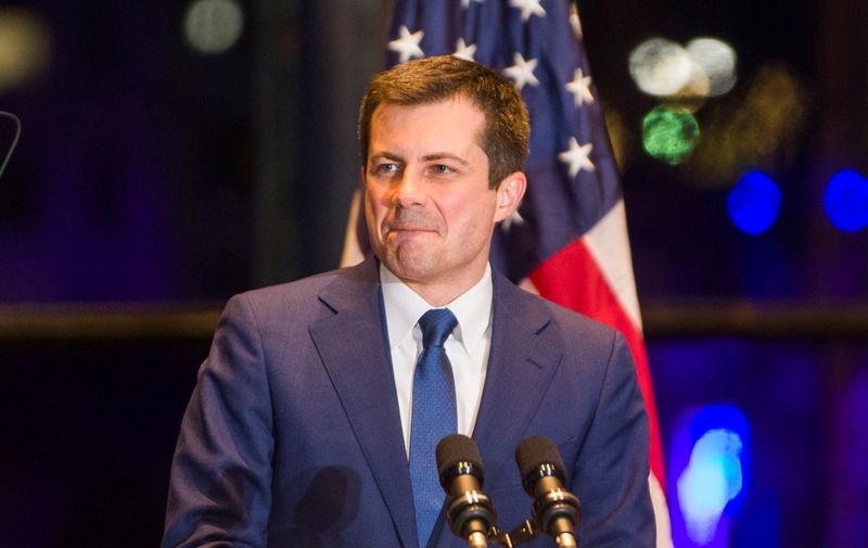 Buttigieg desiste de disputa presidencial democrata nos EUA antes da Super Terça