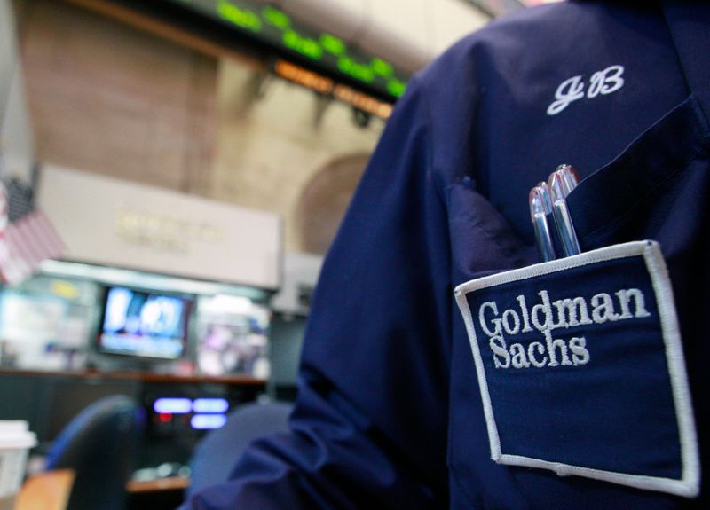 © Reuters. Operador atua no pit do Goldman Sachs na bolsa de valores de Nova York, EUA