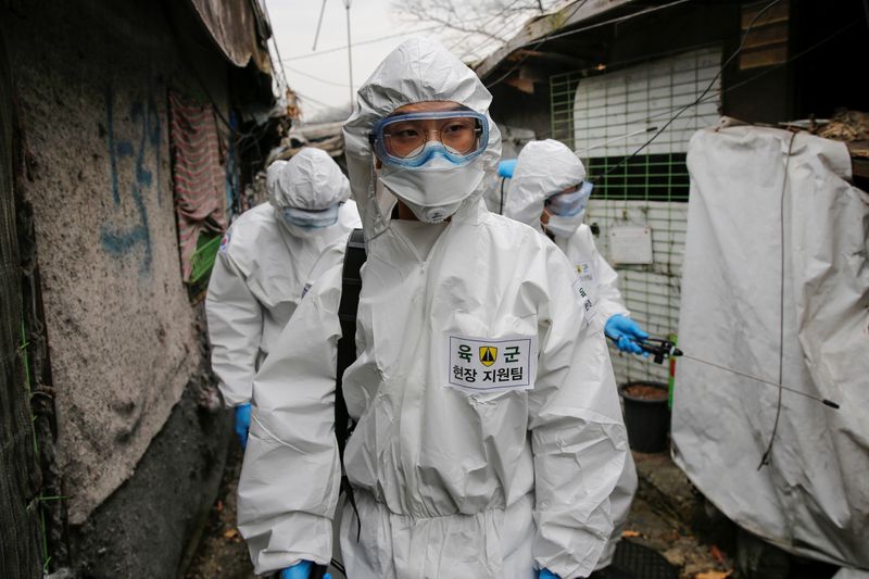 El presidente de Corea del Sur declara la &quot;guerra&quot; al coronavirus