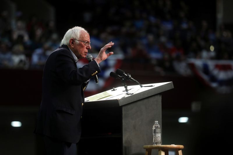 © Reuters. Democratic 2020 U.S. presidential candidate Sanders rallies with supporters in St. Paul, Minnesota