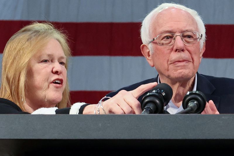 Sanders busca confirmar liderazgo en el Supermartes y Biden confía en recortar distancias