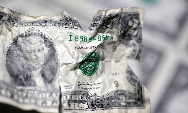 © Reuters. FILE PHOTO: U.S. dollar banknote is seen in this picture illustration