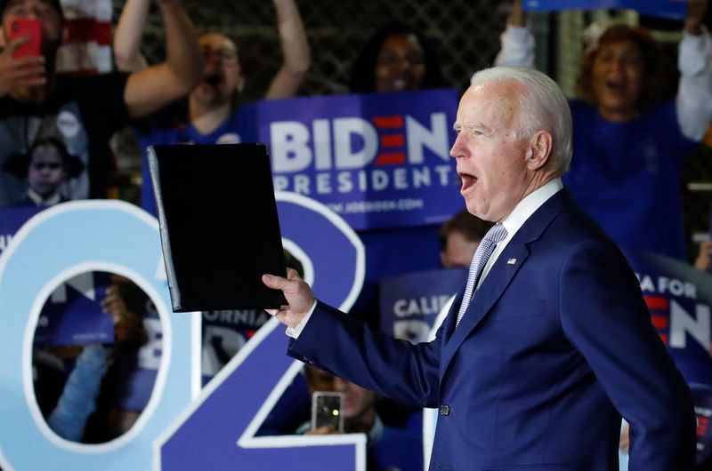 Biden logra un gran resultado en el supermartes pero Sanders vence en California