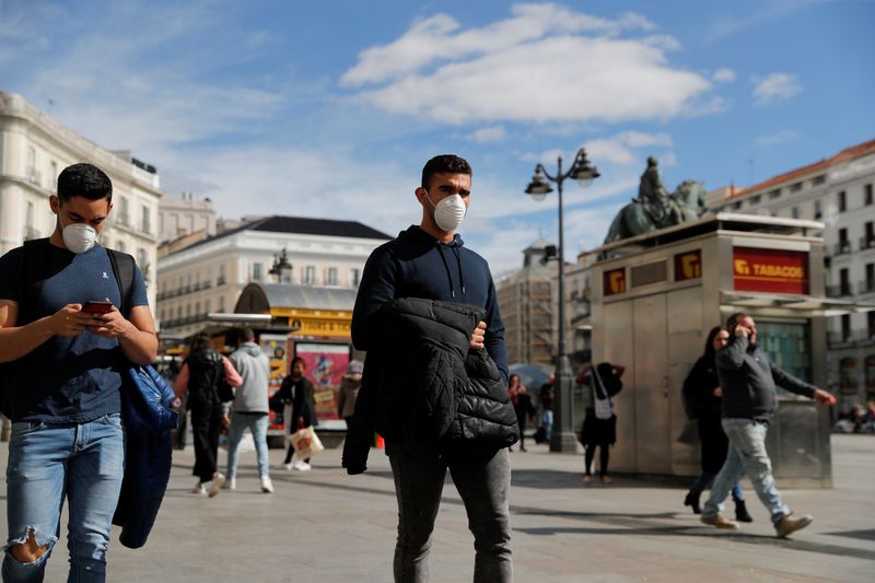 Ascienden a 237 los casos de coronavirus en España y Madrid confirma su primera muerte