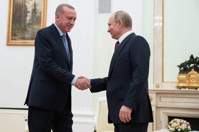 تركيا وروسيا تتفقان على فتح ممر آمن وتسيير دوريات مشتركة في إدلب بسوريا