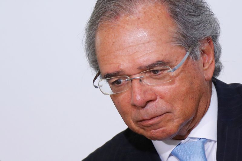 Economia pode ter crescido 1,4% se IBGE tiver mantido histórico de erro, diz Guedes