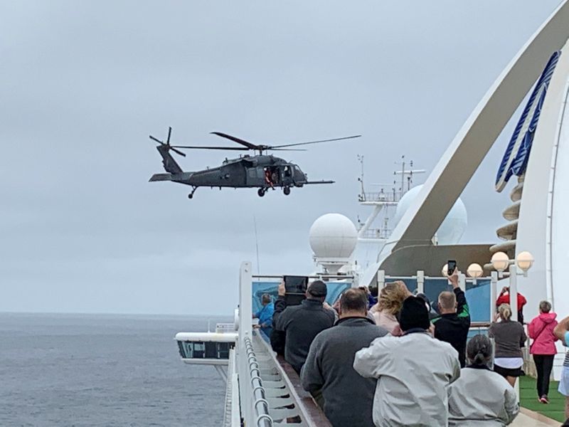 Un crucero frente a San Francisco, &quot;en el limbo&quot; a la espera de las pruebas del coronavirus