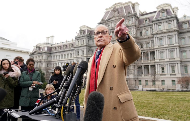 © Reuters. FILE PHOTO: White House economic adviser Larry Kudlow speaks to reporters at the White House in Washington