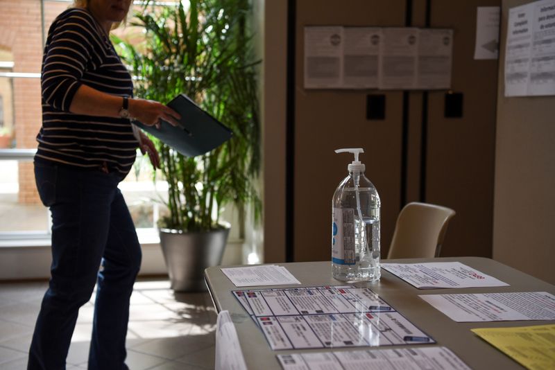 Michigan to sanitize voting booths, machines amid coronavirus fears