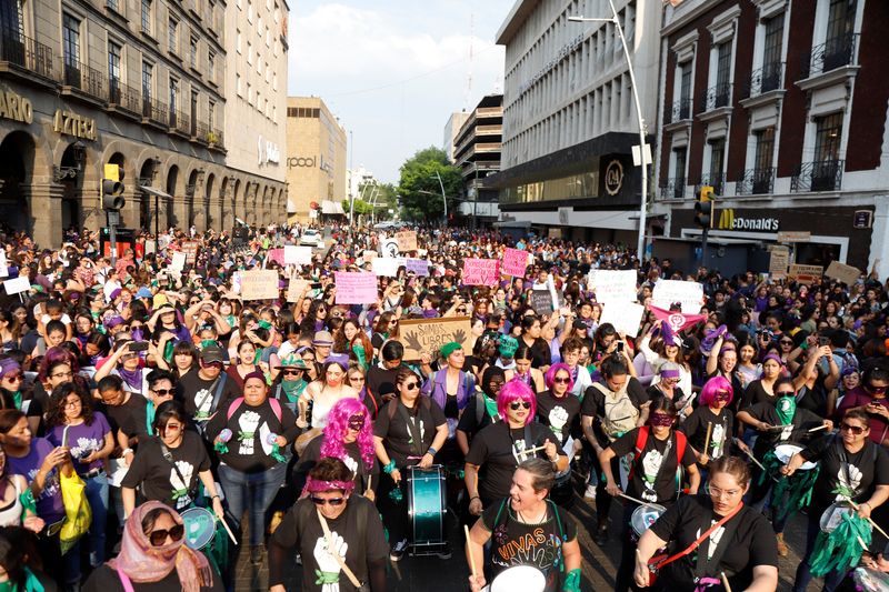 Um dia sem elas: mulheres fazem greve após protestos no México e na Argentina