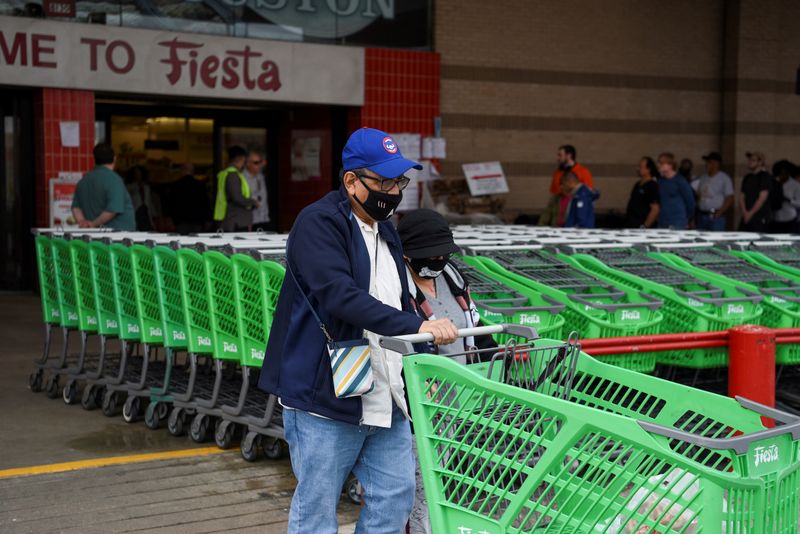 Wary of coronavirus, U.S. shoppers skip the fresh produce aisle