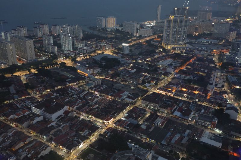 © Reuters. FILE PHOTO: A general view of Penang skyline