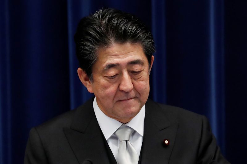 安倍首相、臨時休校の与党への説明不足でお詫び＝政府与党会議