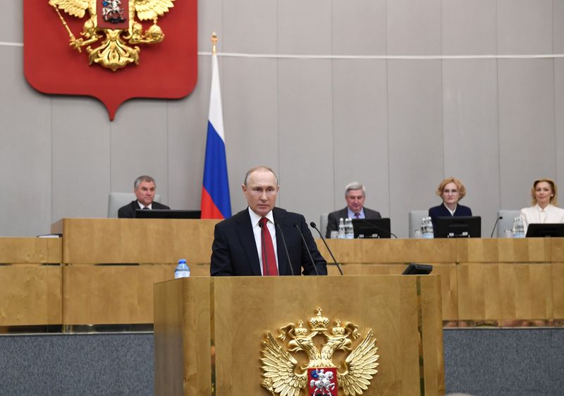 © Reuters. Presidente da Rússia, Vladimir Putin, durante sessão da câmara baixa do Parlamento, em Moscou