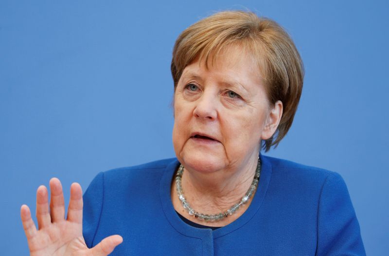Меркель: большинство людей заразятся коронавирусом, цель - замедлить распространение