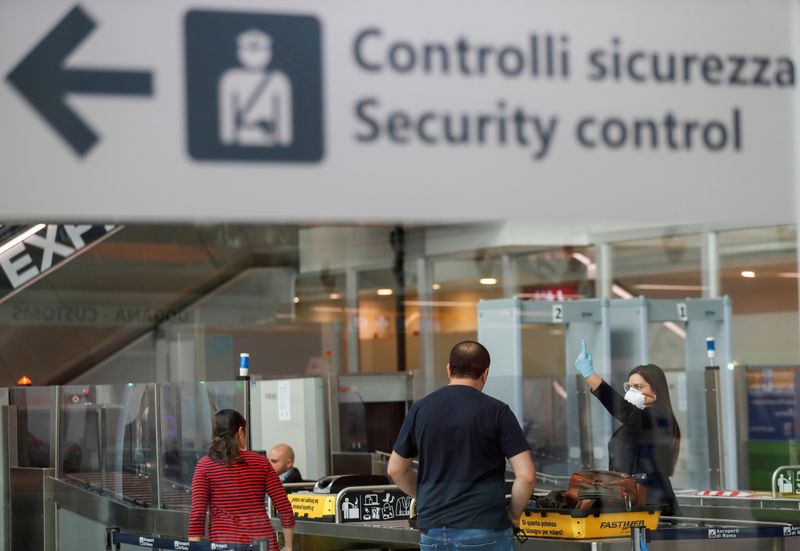 Aeropuertos de Roma anuncian cierres e Italia se convierte en paria del coronavirus